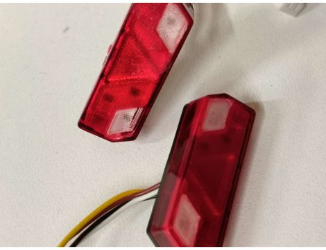 Carson 500907071 1:14 Trailer 7-Chamber Lighting k - 5
