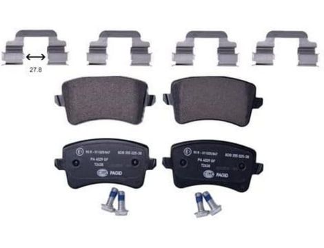 HELLA PAGID 8DB 355 025-381 Zestaw klocków hamulcowych - 2