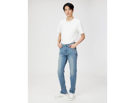 Amazon Essentials Herren Jeans Sportlich Geschnitten r. 33W x  29L - 5