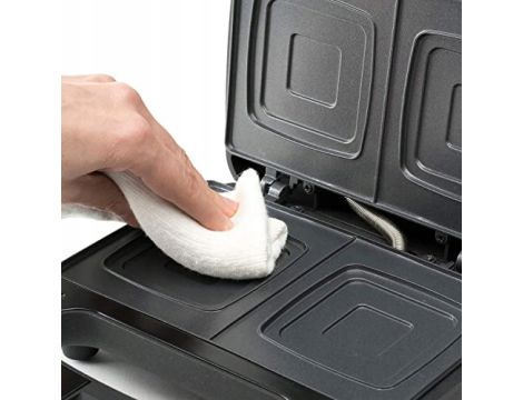 Opiekacz Black&Decker BXSA751E czarny 750 W - 3