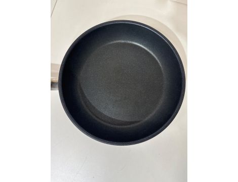 Patelnia tradycyjna WMF PermaDur Advance 28 cm non-stick (nieprzywierająca) - 3