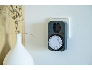 J1 Programator czasowy Brennenstuhl 1506450 MZ20 - image 2