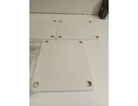3-poziomowy stolik nocny z plastikowymi drążkami - 2