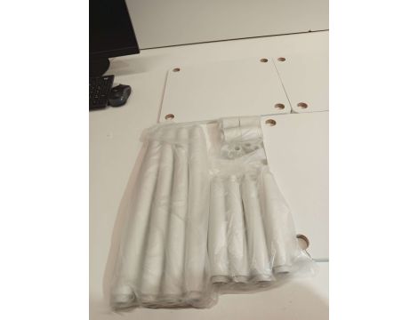 3-poziomowy stolik nocny z plastikowymi drążkami - 5